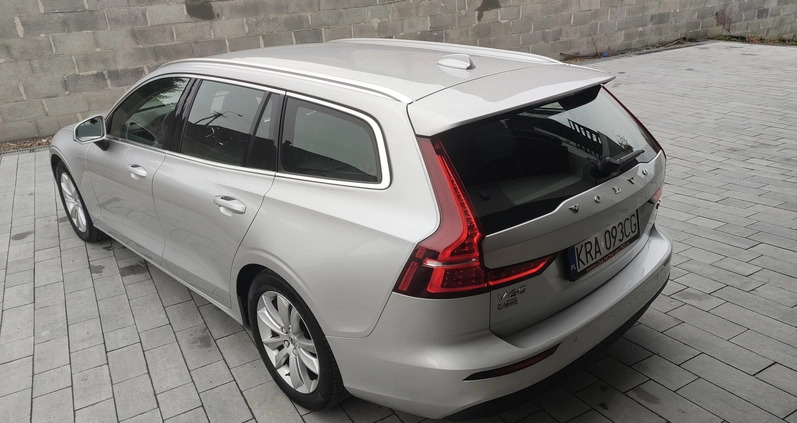Volvo V60 cena 98277 przebieg: 133000, rok produkcji 2018 z Międzyrzecz małe 742